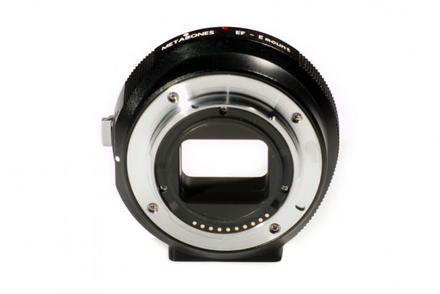 Smart-Adapter f&uuml;r Canon-Objektive an Sony-NEX-Kameras (Bild: Conurus/Metabones)